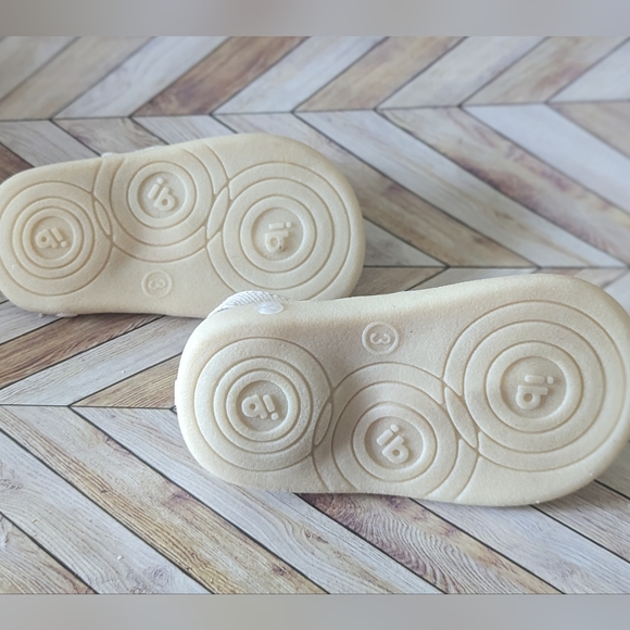 Itzy Bitzy brand toddler "squeaker" sandals size 3 - Picture 3 of 5